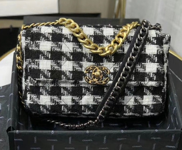 chanel 19 houndstooth bag