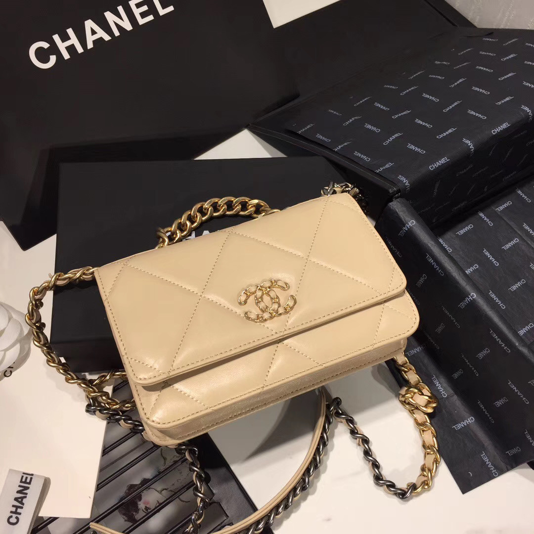 chanel 19 wallet on chain