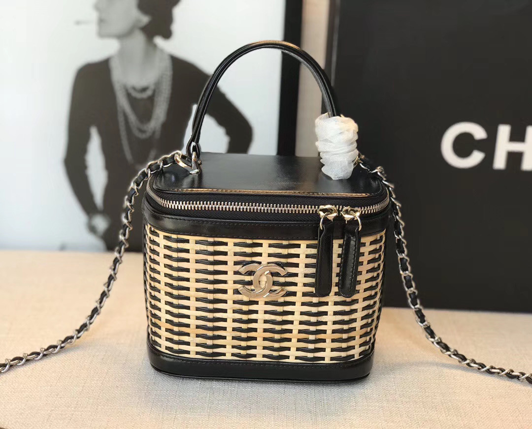 chanel rattan vanity case