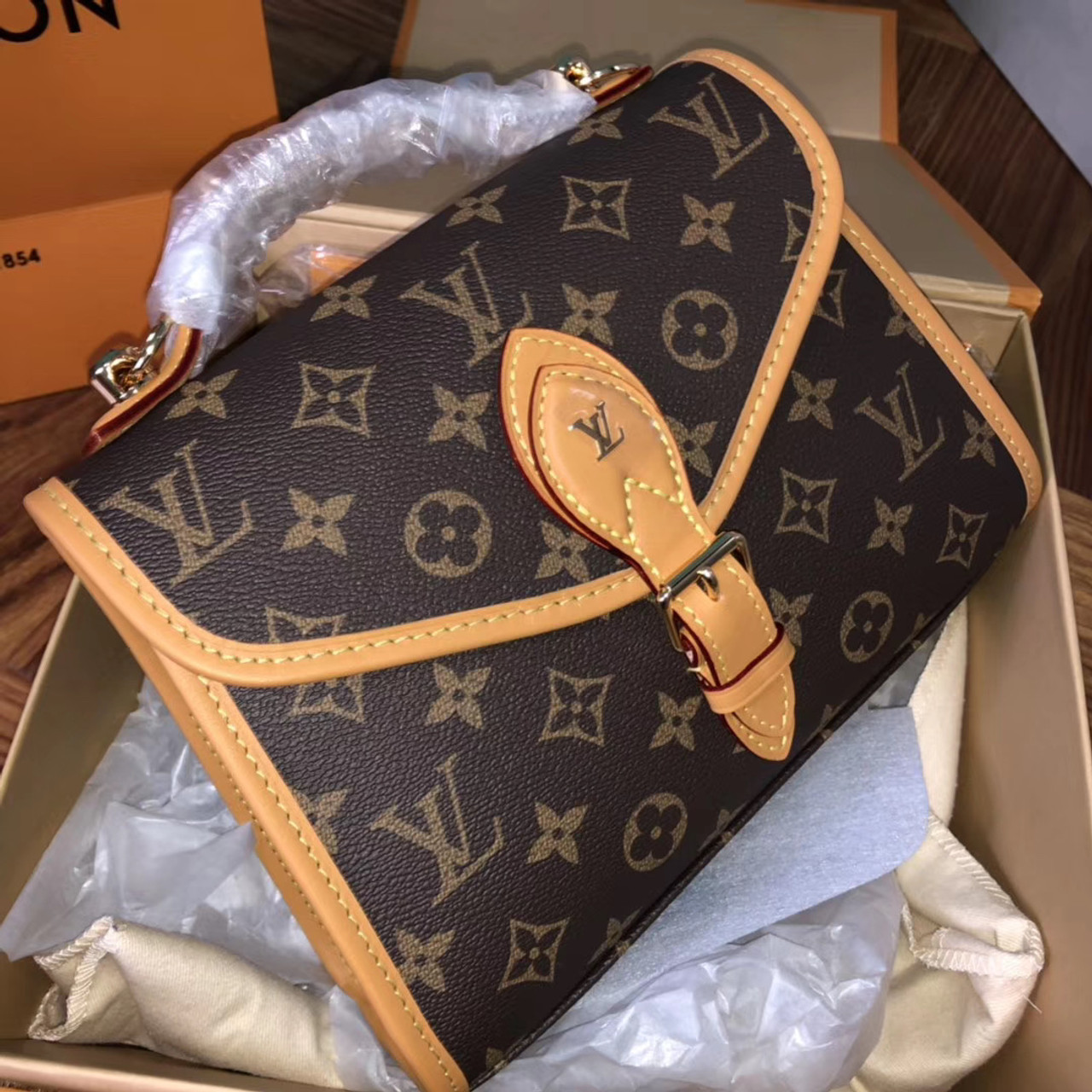 LOUIS VUITTON Monogram LV Ivy 459368