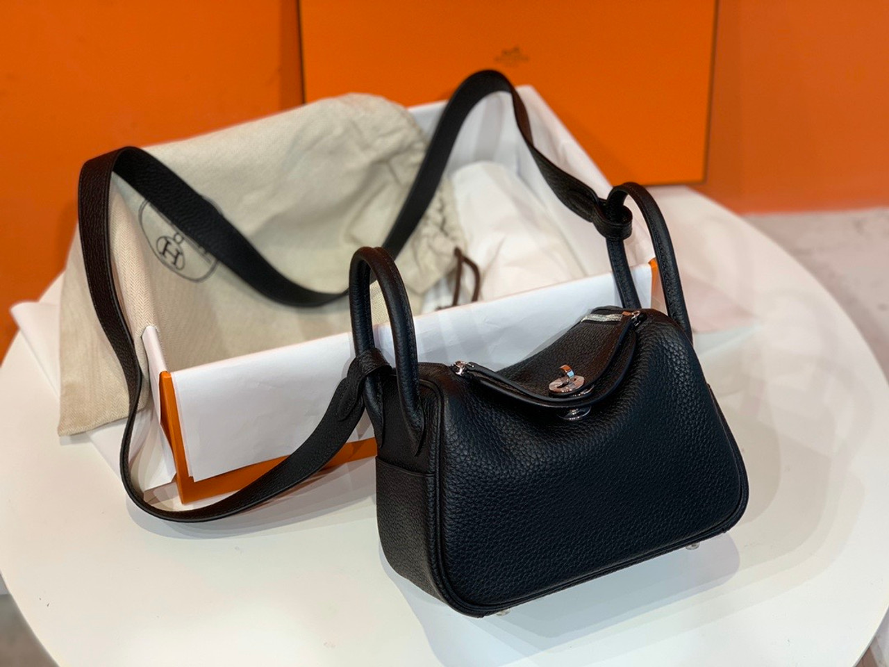 hermes lindy black