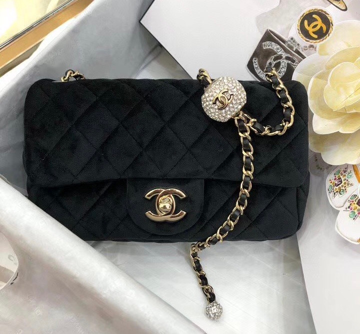 chanel diamond bag
