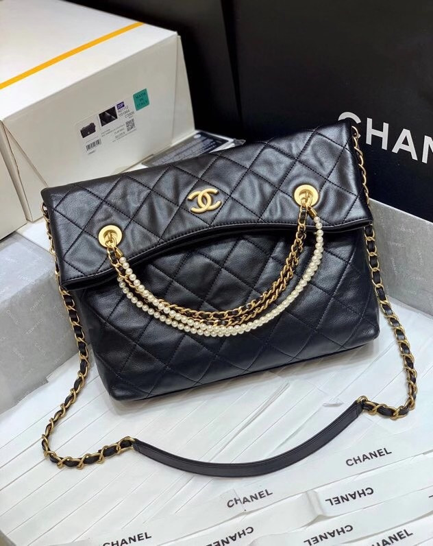 chanel pearl tote