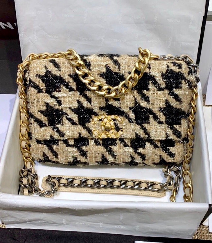houndstooth chanel bag
