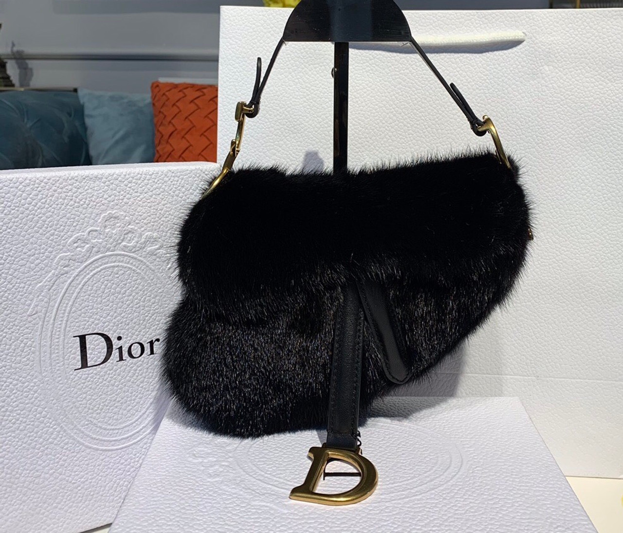 dior saddle bag fur