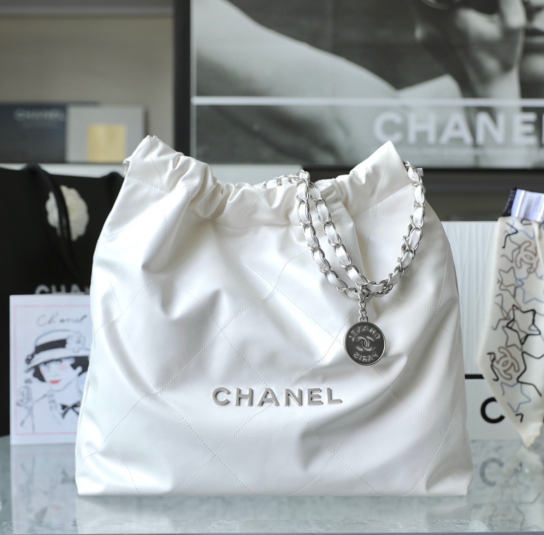 CHANEL 22 HANDBAG White with Silver Hardware Medium SS 2023 - BVPRIVE