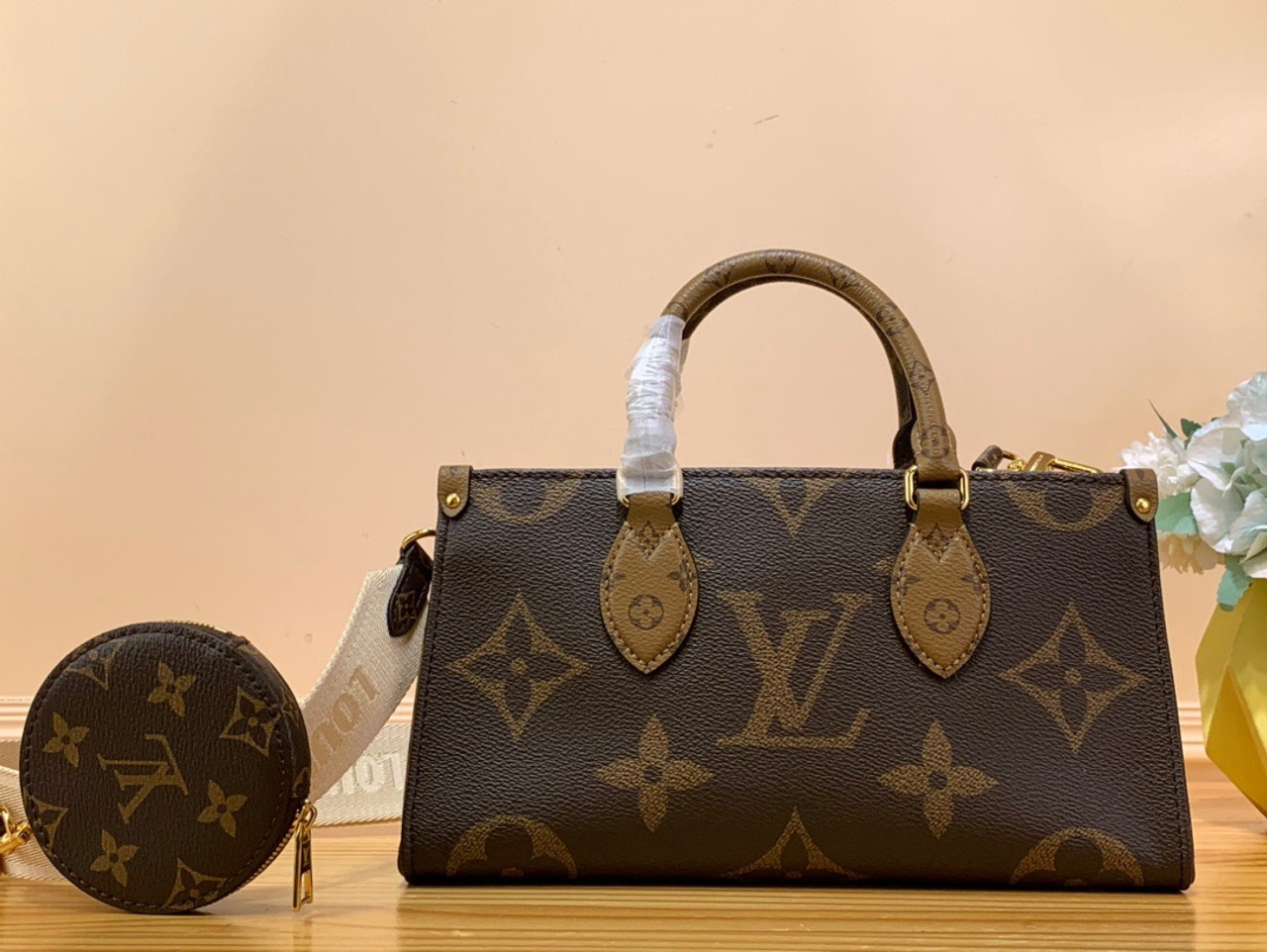 Louis Vuitton M46653 OnTheGo East West - BVPRIVE Louis Vuitton M46653 OnTheGo East West - BVPRIVE