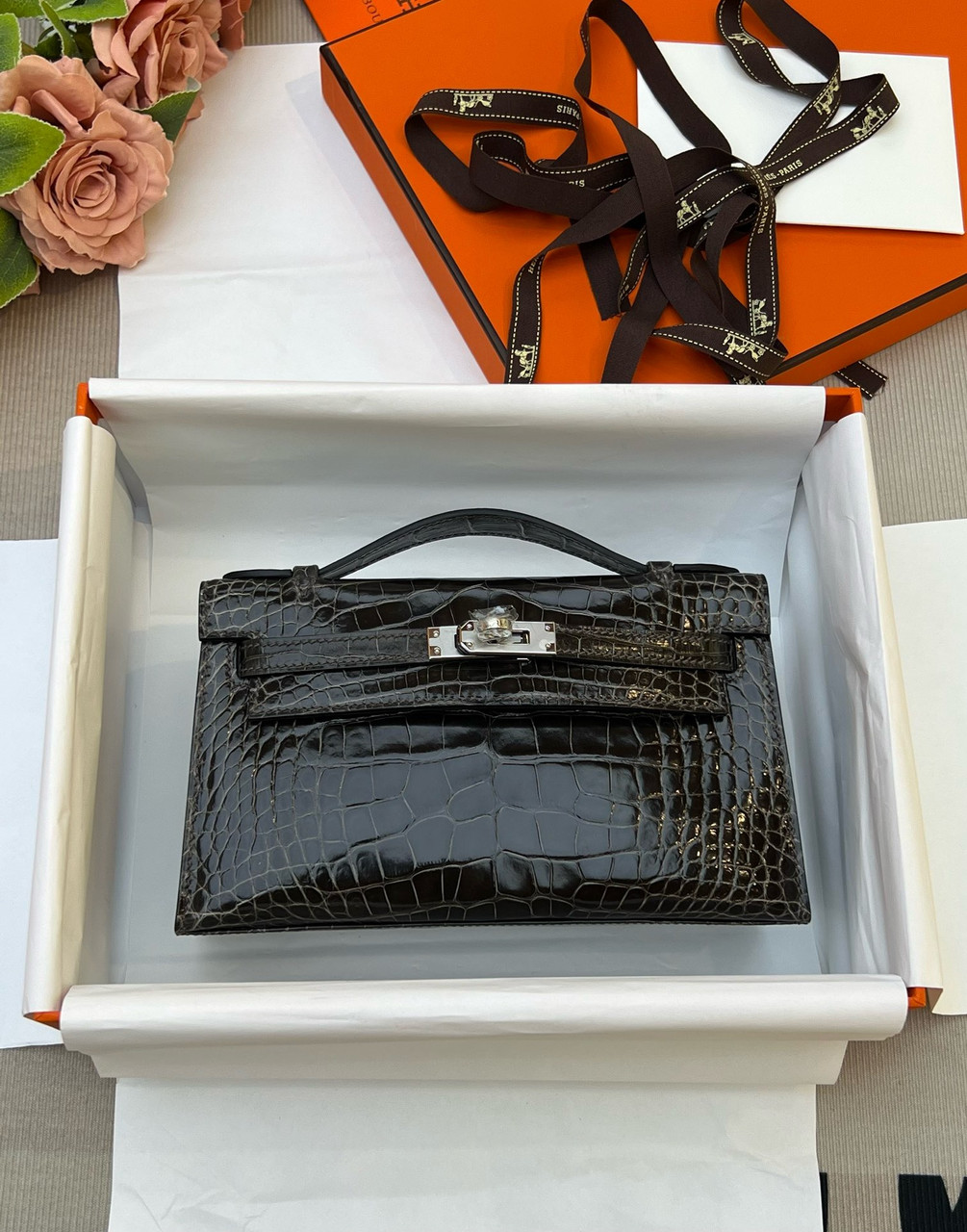 Hermès Shiny Chocolate Alligator Kelly Pochette Palladium Hardware