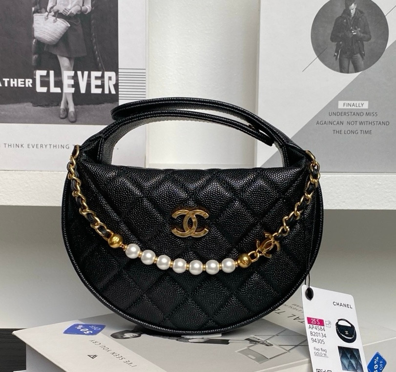 Chanel SPRING-SUMMER 2025 POUCH Grained Calfskin, Imitation Pearl