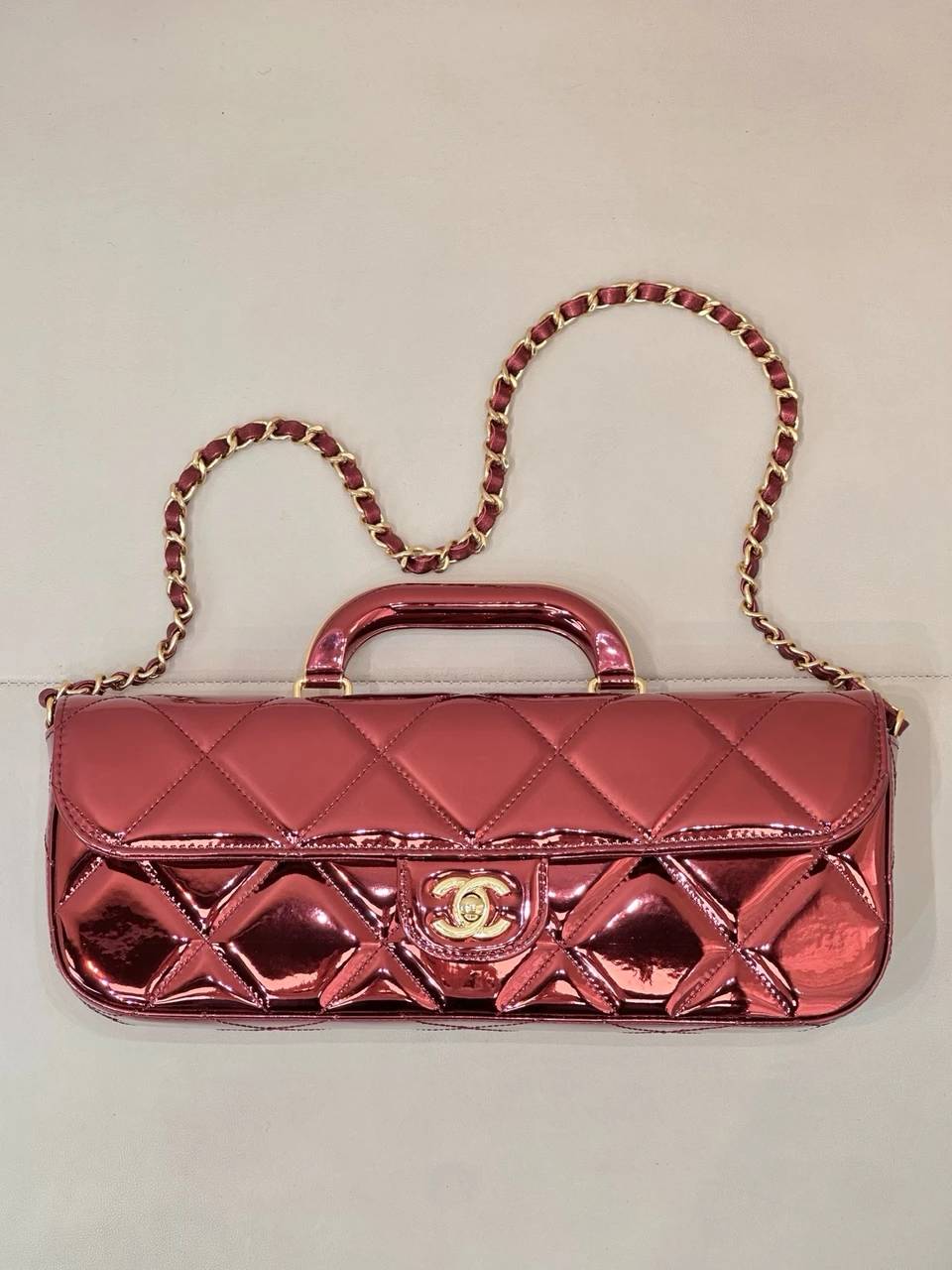 超レア貴重品　CHANEL ヴィンテージ　カクテルbag Chanel Vintage Black Patent Calfskin Leather Shoulder Tote Bag w