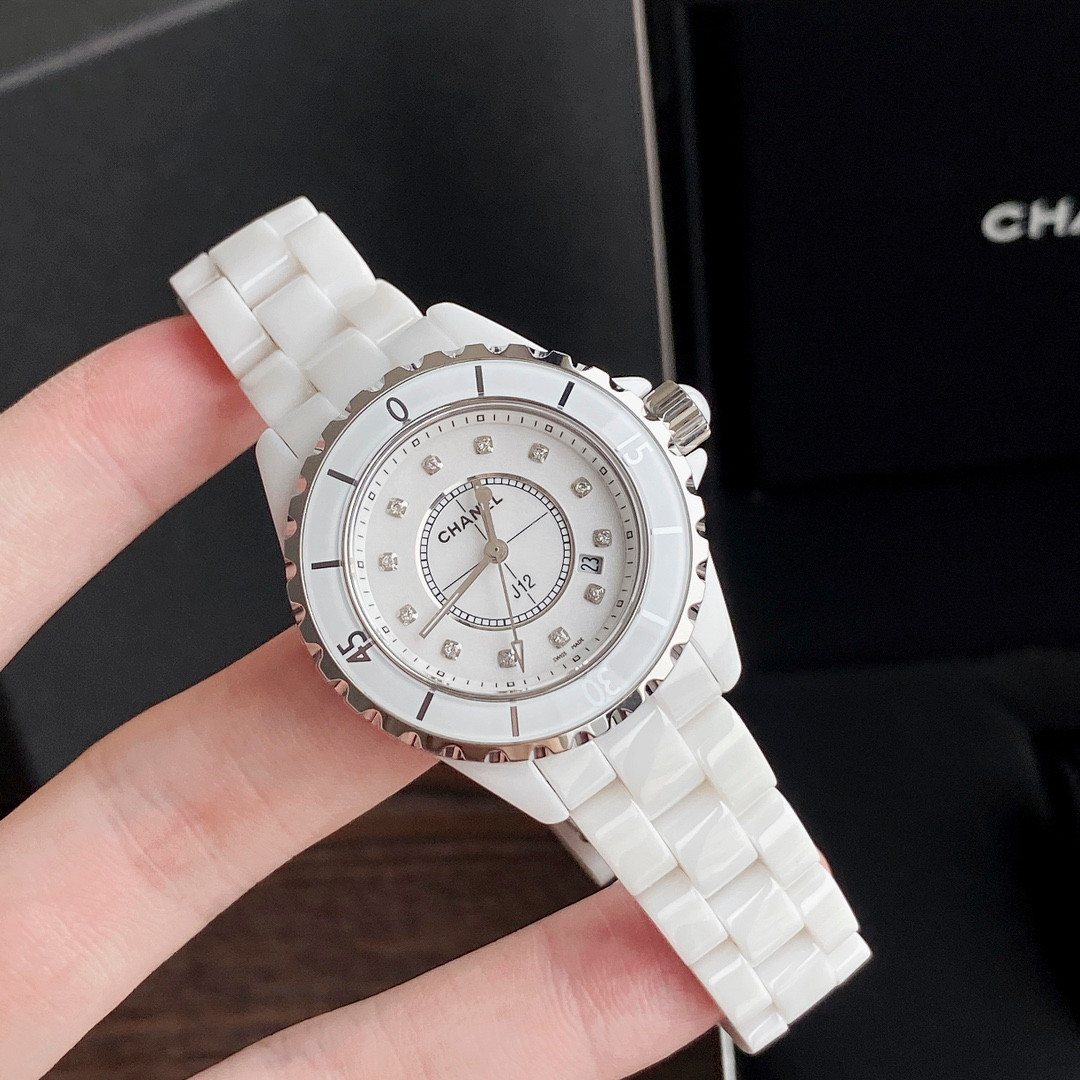 Chanel J12 White Ceramic Ladies Watch 33mm Quartz Original Movement