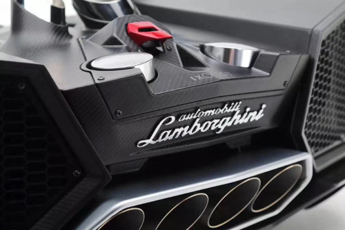  Lamborghini