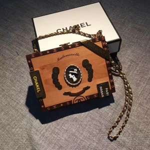 Chanel KISS-LOCK Bag Limited Edition Cruise 2016/17 Cuba Runway