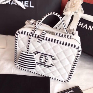 Chanel Vanity Case A93343