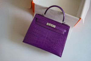 Hermes Iris Kelly 32 in Alligator with Diamond
