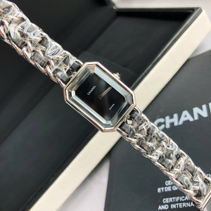 Chanel Pre-Owned 1990s Silver pre-owned Première Rock Quartz