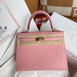 Hermès Kelly 28 Sellier Sakura Pink Ostrich Gold Hardware