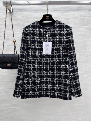 Chanel Fall-Winter 2022/23  Glittered Tweed Jacket