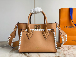 Louis Vuitton M21585 On My Side PM