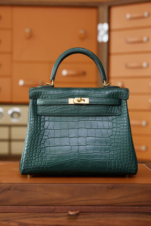Hermes MATT VERT CYPRES NILOTICUS CROCODILE KELLY 25 WITH GOLD HARDWARE