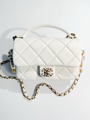Chanel CRUISE 2024/25 WHITE FLAP BAG WITH TOP HANDLE  Lambskin & Gold Metal