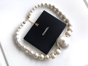 Chanel Fall-Winter 2025 Pearl Necklace Minaudiere