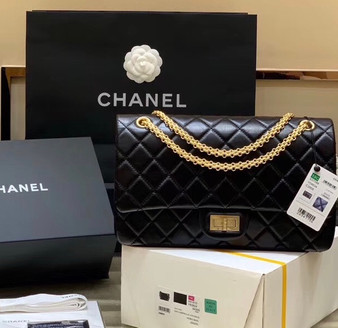 Chanel maxi 2.55 handbag