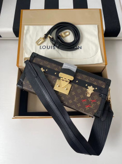 Louis Vuitton M46120  PETITE MALLE EAST WEST BAG Louis Vuitton M46120  PETITE MALLE EAST WEST BAG