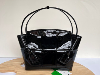  Bottega Veneta Small Arco Bag 