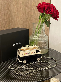 CHANEL MINI VAN MINAUDIERE SS2024
