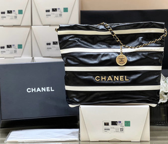 CHANEL 22 HANDBAG Black & White 24S