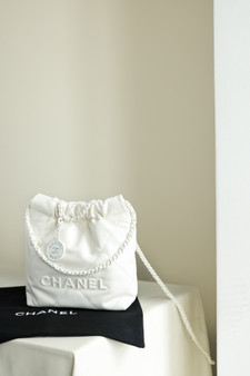 CHANEL 22 MINI HANDBAG SS2024 WHITE CHANEL 22 MINI HANDBAG SS2024 WHITE