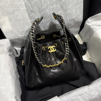 CHANEL 25 Small Handbag   Shiny Crumpled Calfskin, Gold-Tone & Ruthenium-Finish Metal  Black