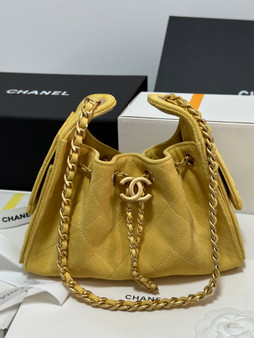  CHANEL Cruise 2025/26 CHANEL 25 Mini Handbag Suede Calfskin Mustard 