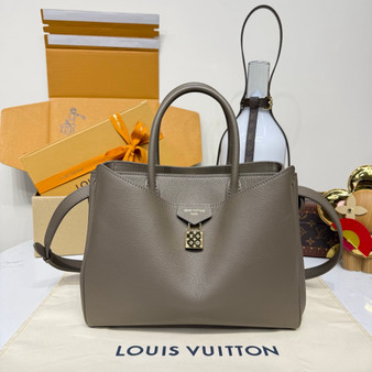Louis Vuitton Vendôme PM in Taupe (M27040).