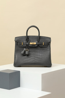 Hermès Birkin 25 Matte Alligator in Graphite with Gold Hardware