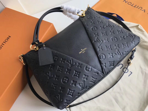 Louis Vuitton M44397 V TOTE MM