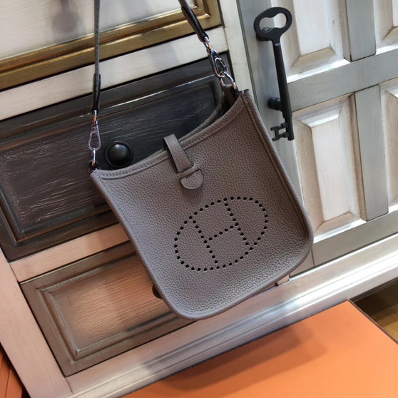 Hermes Etoupe Atoll Evelyne 33 bag