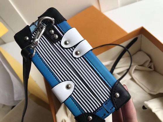 Louis Vuitton  PETITE MALLE M53847 Louis Vuitton  PETITE MALLE M53847