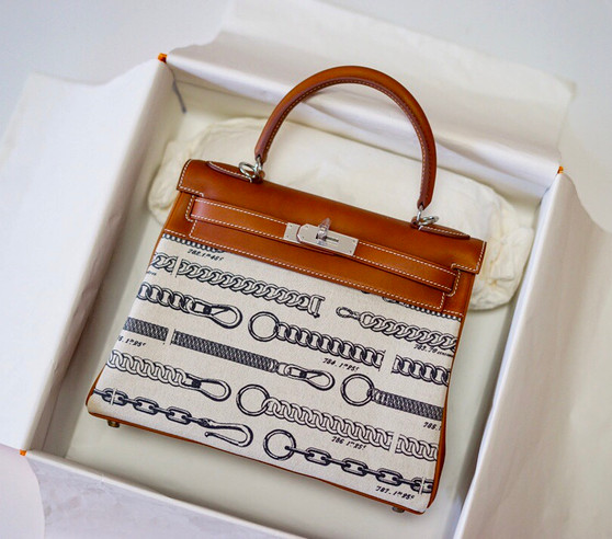 Hermes Dechainee Toile de Camp and Fauve Barenia Gold Kelly 28cm 