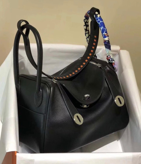 HERMES Swift Epsom Lindy 26 Tressage De Cuir Bleu Indigo Noir Terre Battue