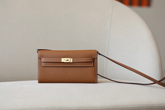  Hermes Kelly Wallet to Go Gold EPSOM GHW