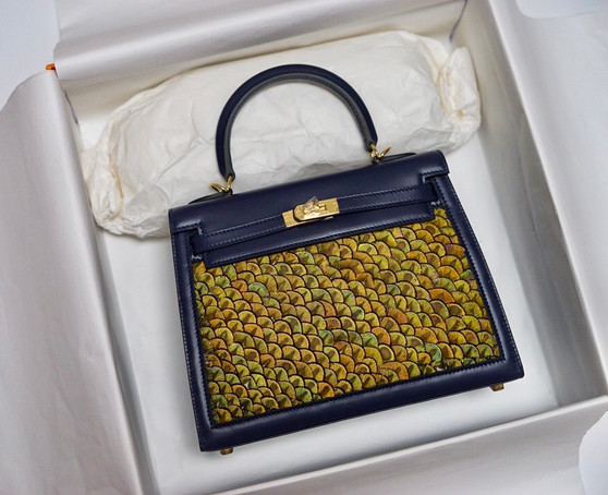 Hermes  FEATHER KELLY 32 Black Peacock feather & Box Leather with Gold Hardware Hermes  FEATHER KELLY 32 Black Peacock feather & Box Leather with Gold Hardware
