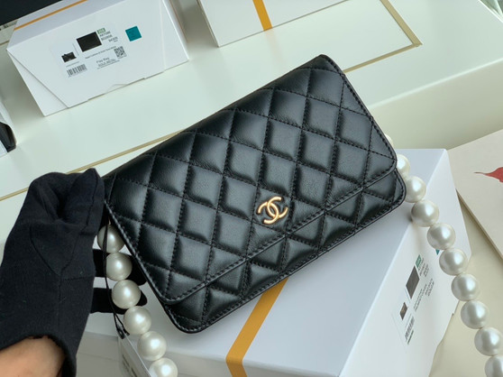 Chanel Clutch With Pearl Chain Black 
