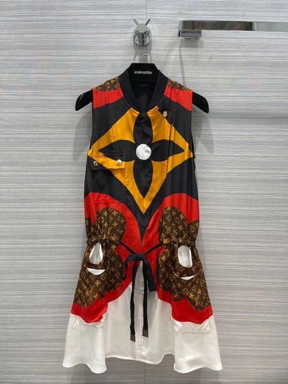 Louis Vuitton 1A8LXX  GAME ON MACRO MONOGRAM FLOWER STATEMENT SHORT JUMPSUIT 