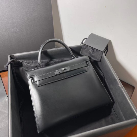 Hermès SO Black Box Sellier Kelly 28cm Black Hardware  Hermès SO Black Box Sellier Kelly 28cm Black Hardware