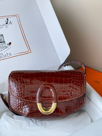 HERMES Honey Cherche Midi 18 Gold Alligator