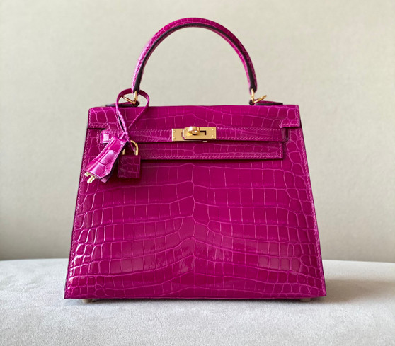 Hermes SHINY ROSE SHEHERAZADE NILOTICUS CROCODILE KELLY 25 WITH GOLD HARDWARE Hermes SHINY ROSE SHEHERAZADE NILOTICUS CROCODILE KELLY 25 WITH GOLD HARDWARE