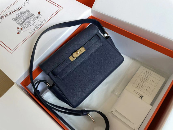 HERMES Kelly Messenger 27 BLACK TOGO GOLD HARDWARE