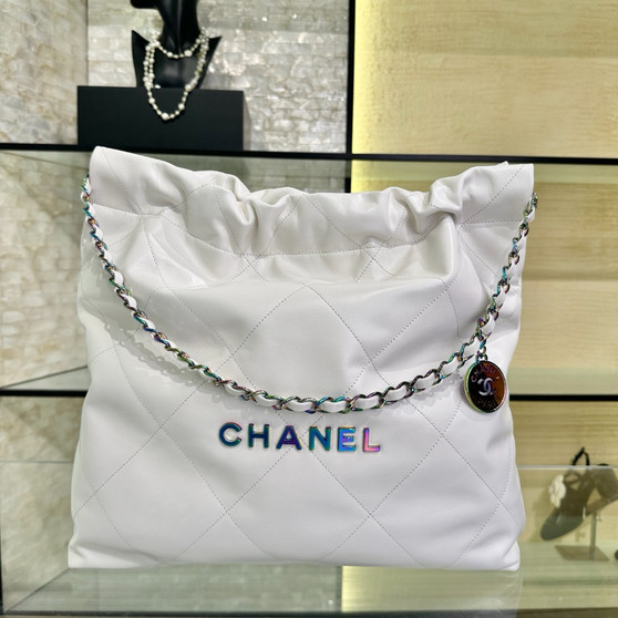 Chanel  22 MEDIUM HANDBAG WHITE WITH Rainbow Metal SS2024